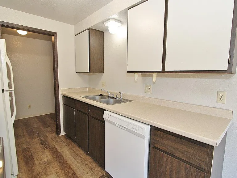 4833 W Targee St — Photo 5