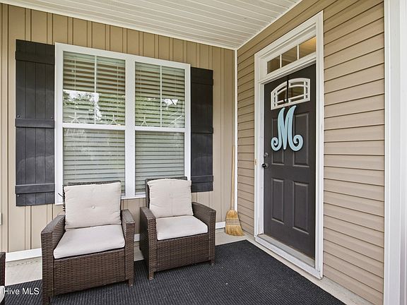 3rd image of 422 Chablis Way