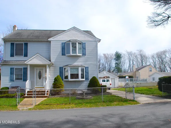 18 Thorne Place, Hazlet, NJ 07734