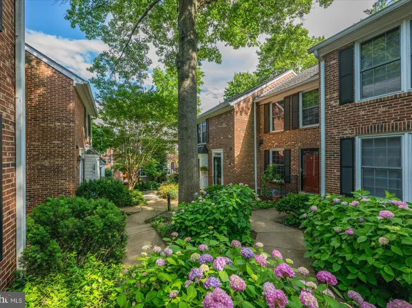 2518 S Walter Reed Dr Unit B, Arlington, VA 22206