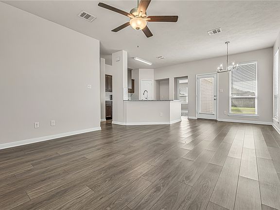 3rd image of 218 Cross Ln