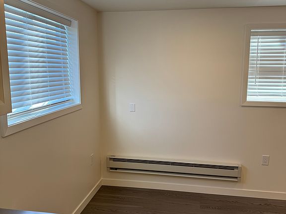 5th image of 892B Jenevein Ave