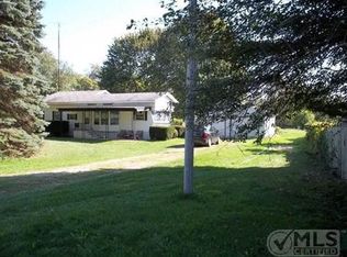 5785 E Skeels Rd, Holton, MI 49425