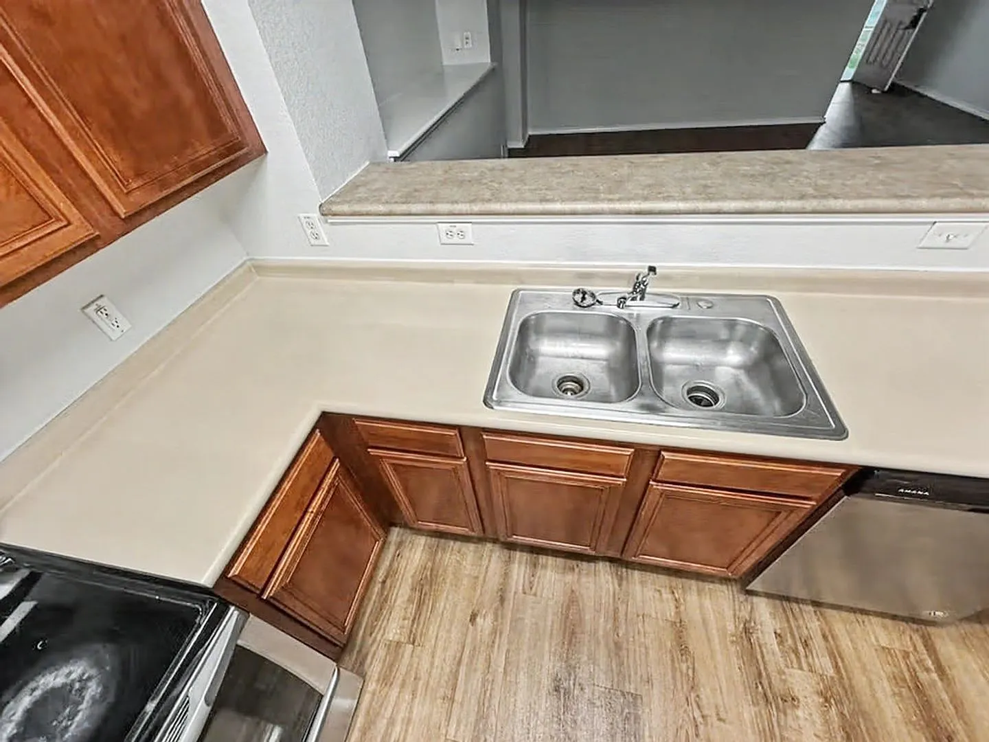 Charming 3 Bedroom Home in Round Rock — Photo 4
