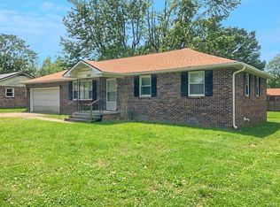 1105 Sunset Dr, Mountain Grove, MO 65711
