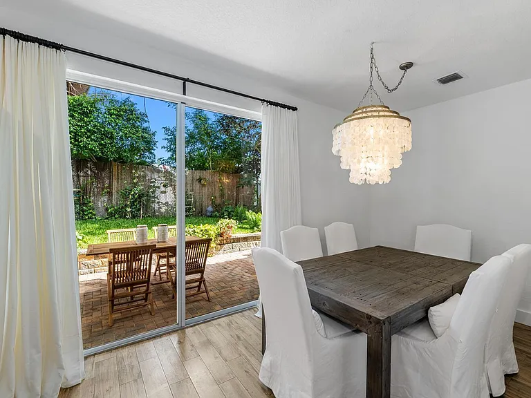 13531 Fountain View Blvd — Photo 10