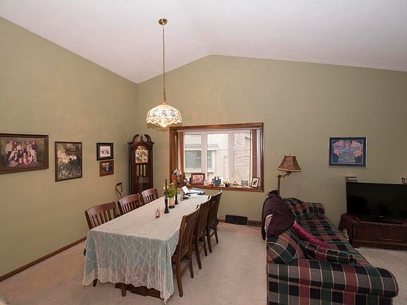 3rd image of 3509 Eagle Bluff Dr NE #114