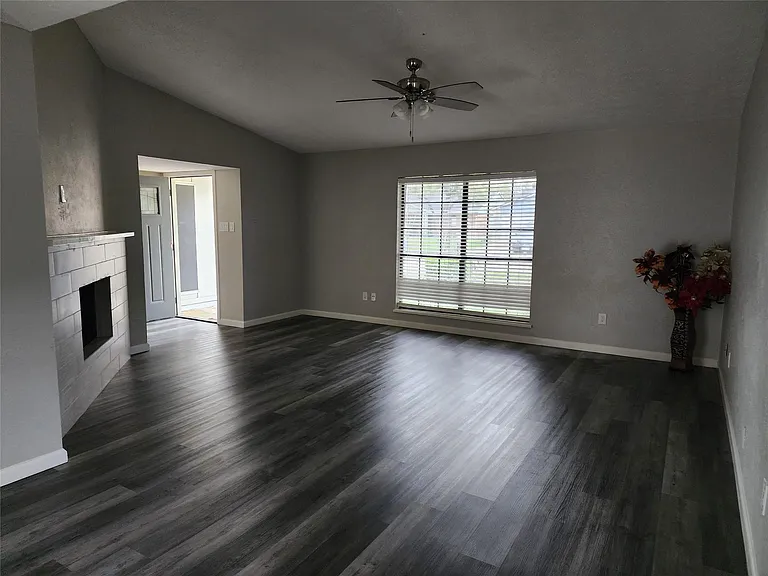 17307 S Yorkglen Dr — Photo 2