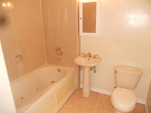 4th image of 5918 Prytania St