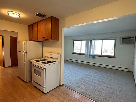 3rd image of 5601 Glenwood Ave #6