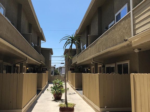 3rd image of 3651 Jasmine Ave