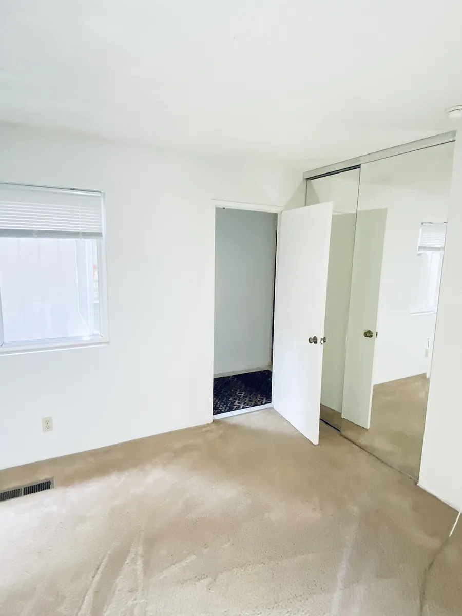 Building Photo - 126 Tweed Dr