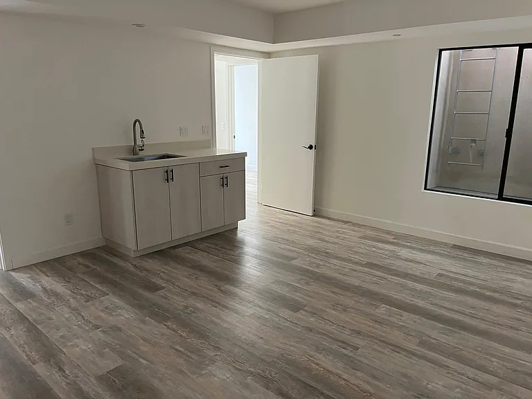 250 B Ave #A — Photo 10