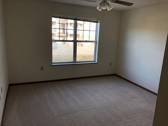 3rd image of 1128 Enterprise Dr