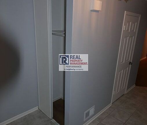 5th image of 59 Oak Ln