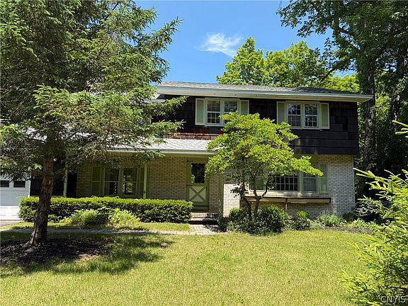 3rd image of 7447 Armstrong Rd