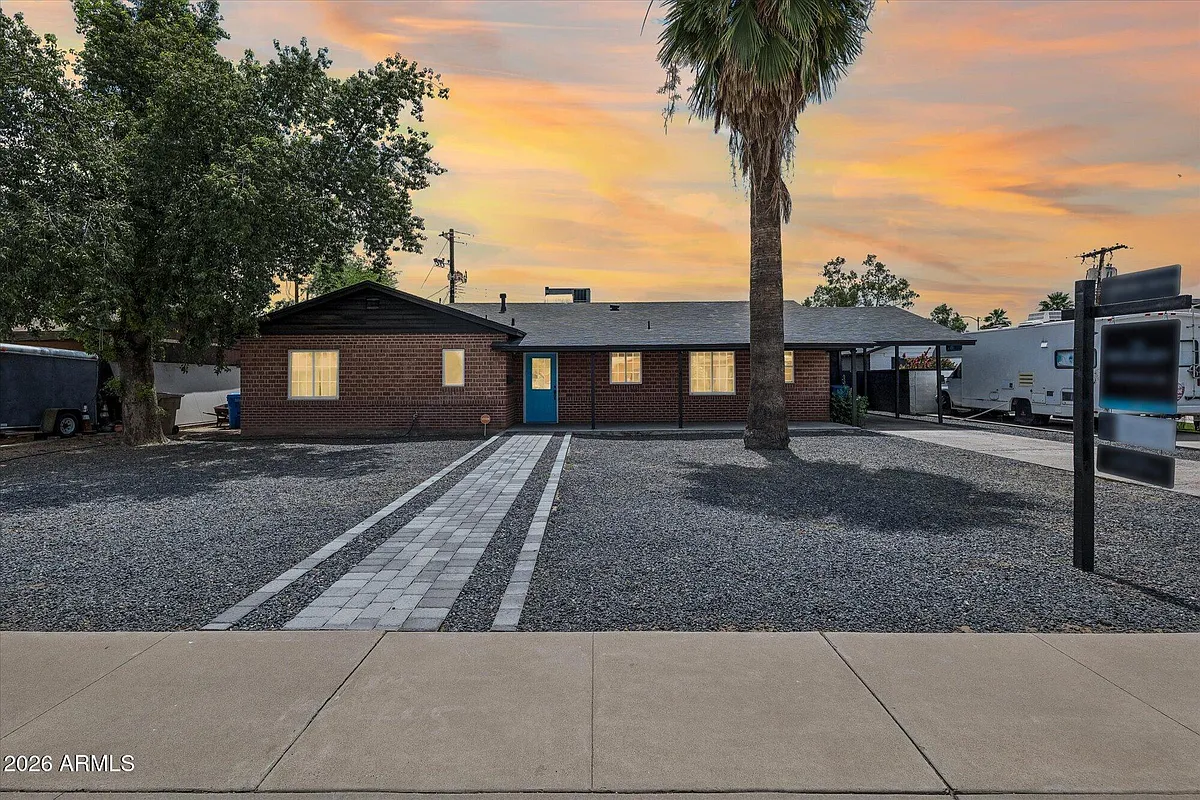 Building Photo - 1731 E Verde Ln