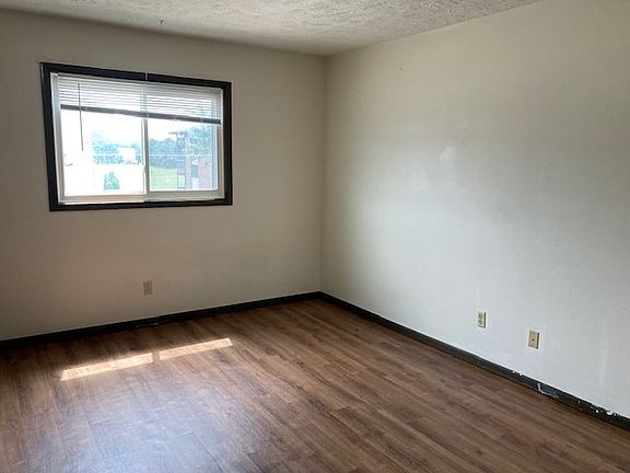 3rd image of 1802 W 38th St #17285911