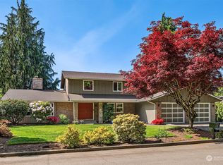 4033 NE 205th St, Lake Forest Park, WA
