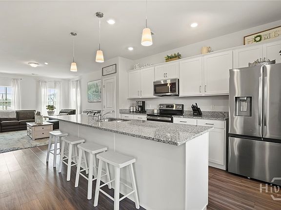 3rd image of 110 Freesia Drive