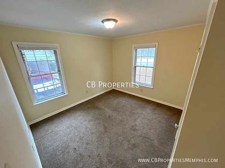 3058 Robbiedon St — Photo 4