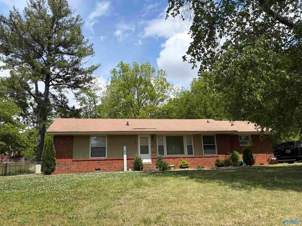 2016 Lance Rd NW, Huntsville, AL 35810