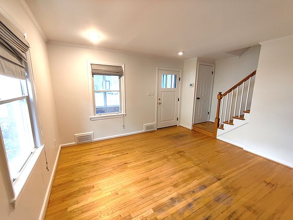 2nd image of 5942 Williamsburg Rd