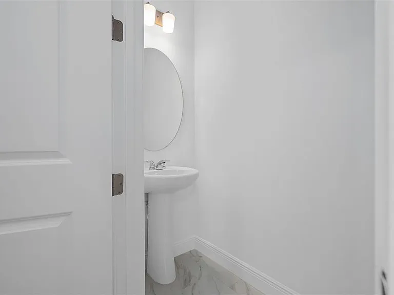6573 Quest St — Photo 7