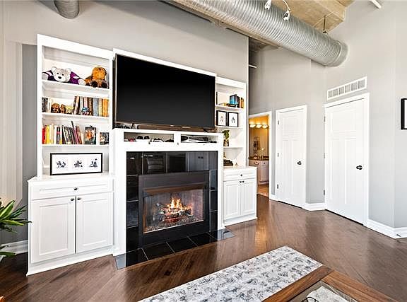 5th image of 2107 Grand Blvd APT 307