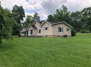 2252 Old Us Highway 52 S, Pilot Mtn, NC 27041