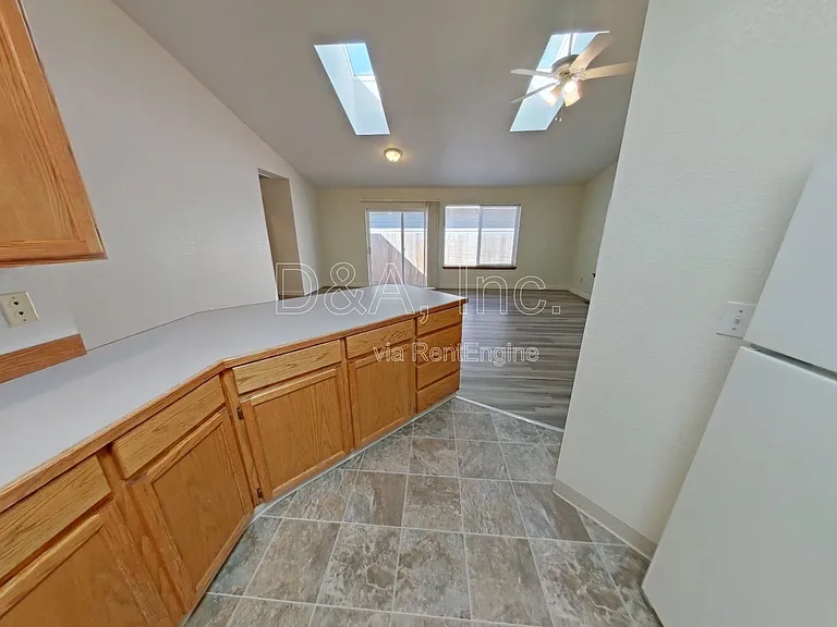 163 SE Partridge Dr — Photo 8
