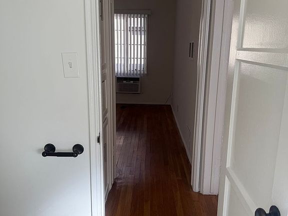 4th image of 328 N Louise St