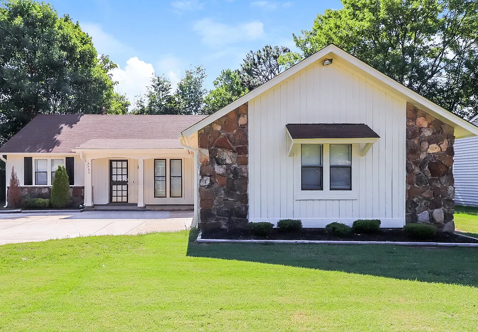 2705 Van Leer Dr