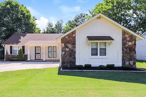 2705 Van Leer Dr Photo 1