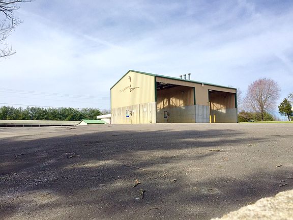 3rd image of 1078 Hwy 1383