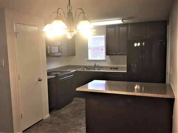 3rd image of 646 Blueberry Hill Ln