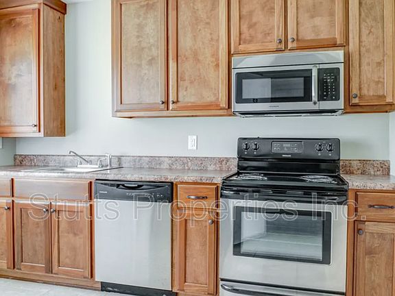 4th image of 1246 Graham Ave Unit 25