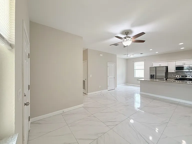 2 W Orange St #101 — Photo 15