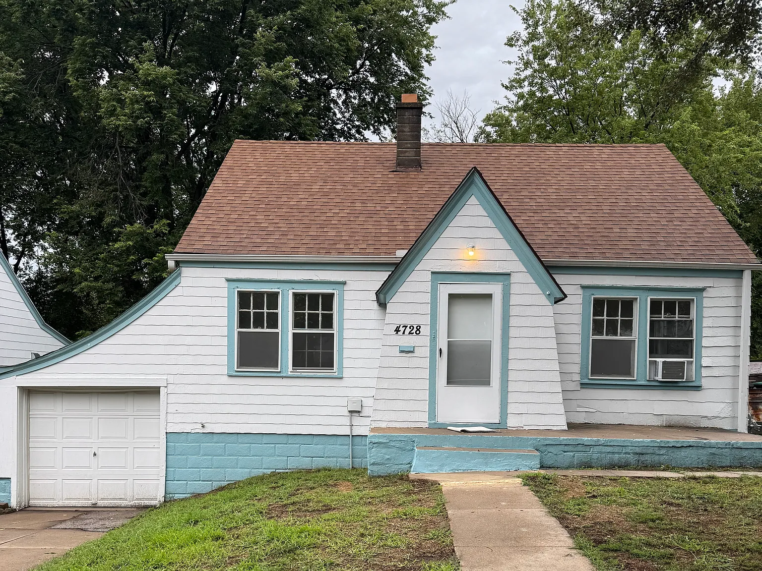 4 bed, 1120 sqft, $1,400 — Photo 1