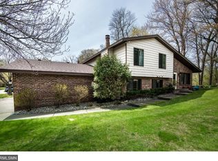 1034 Zanzibar Ln N, Plymouth, MN 55447