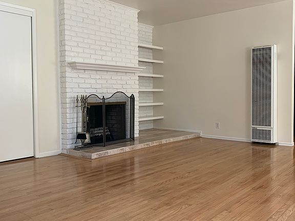 3rd image of 260 Linfield Dr APT 1