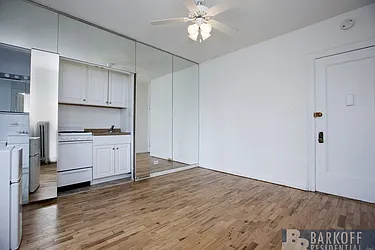 Rented by Barkoff Residential 