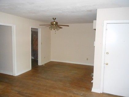 5th image of 423 Cummins St