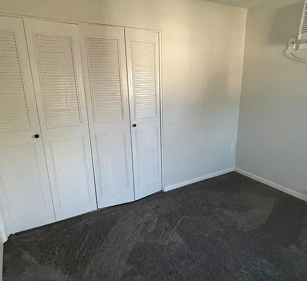 Robin Hood Apartments — Photo 24