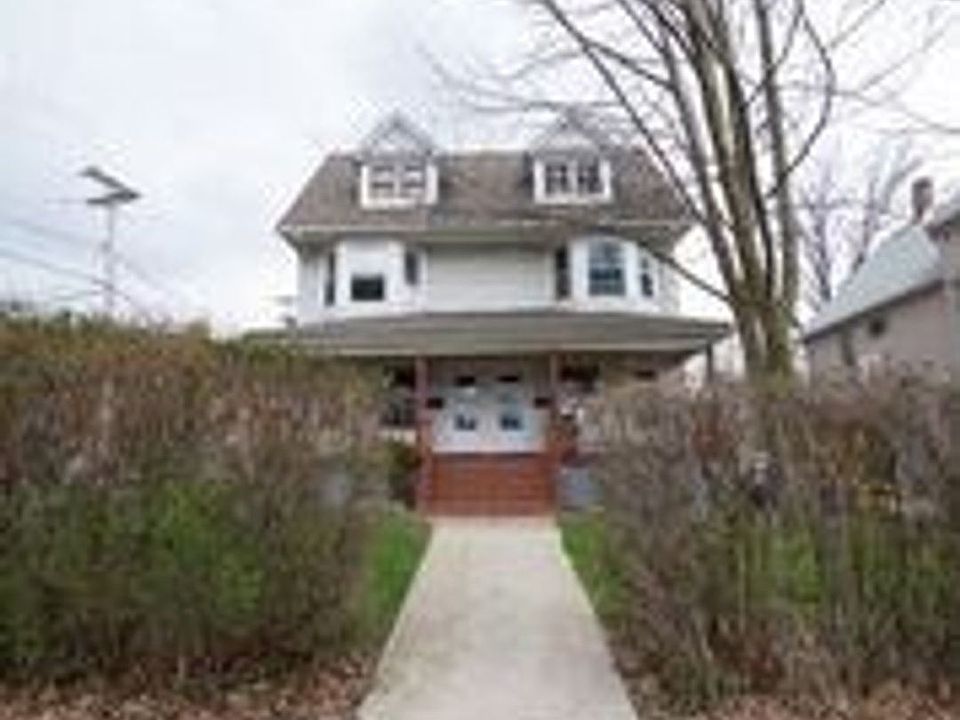 1st image of 1368 W 111th St #8922691