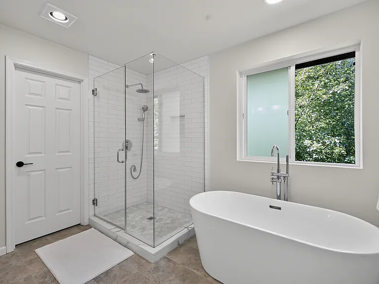 659 Vashon Pl NE — Photo 19