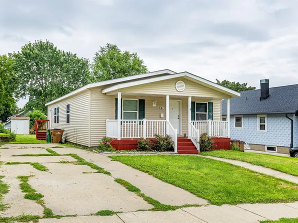 641 8th St, West Des Moines, IA 50265