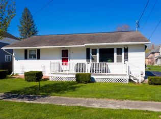 22 N Maple Ave, Avoca, NY 14809