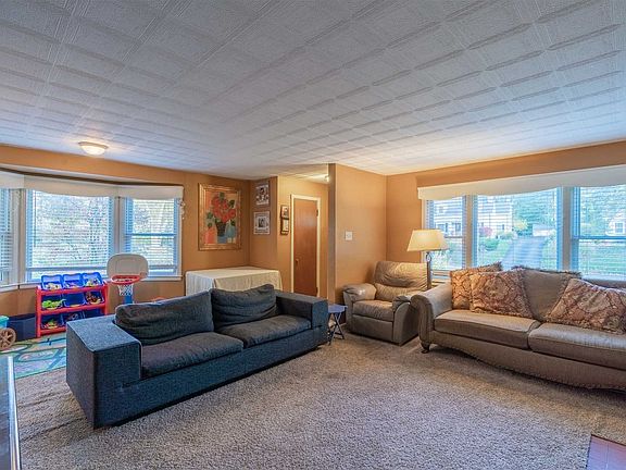 5th image of 9 Parkway Dr