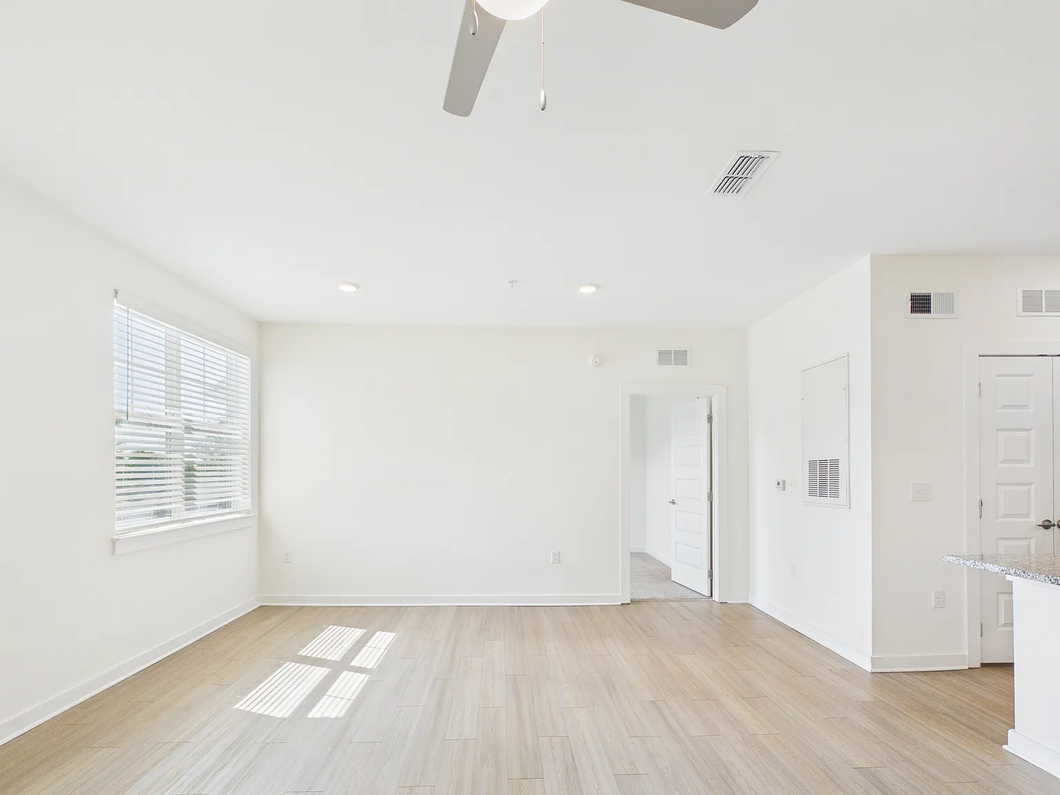 2 bed, 1083 sqft, $1,799 — Photo 2